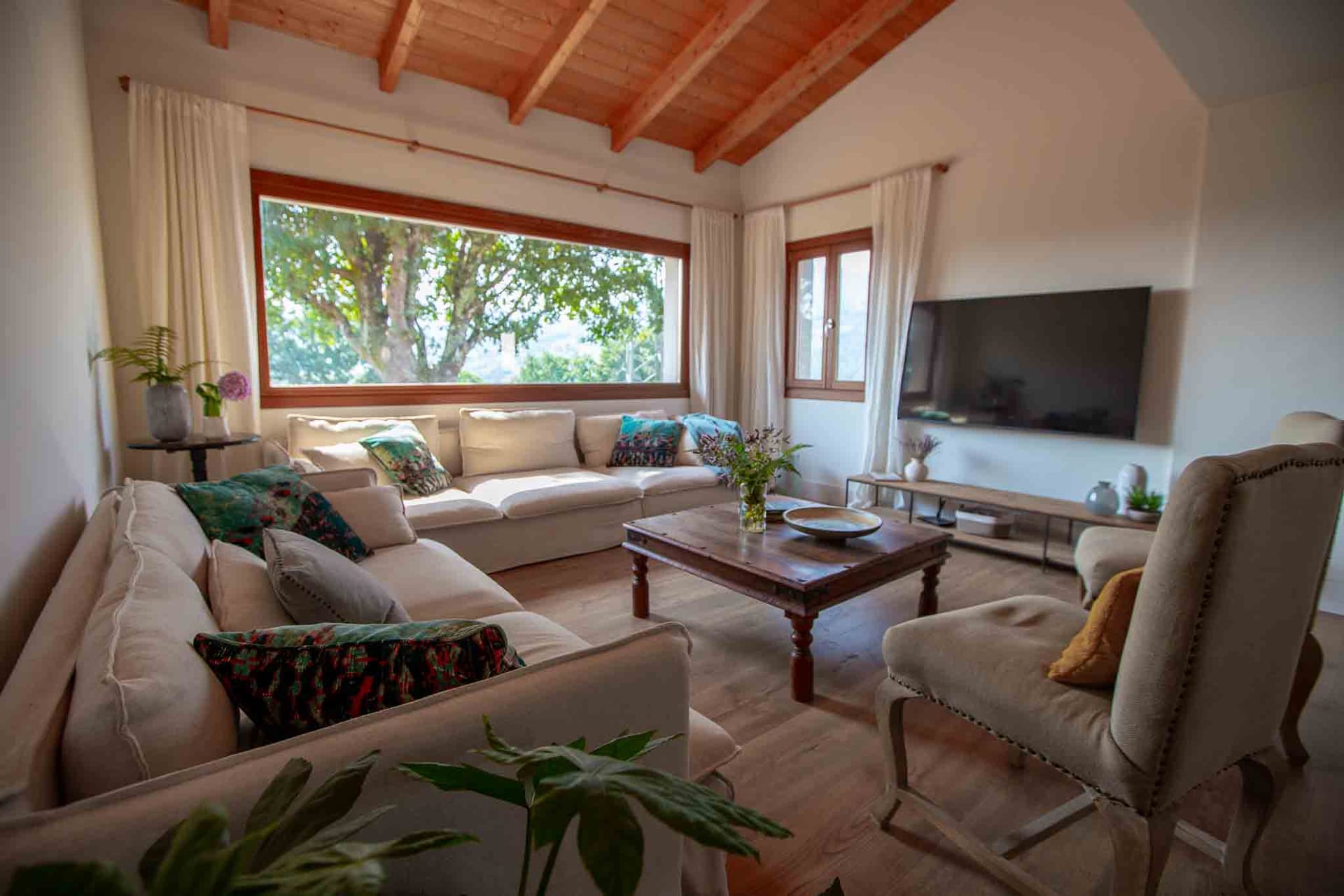 Villa del Sella - Salon con chimenea